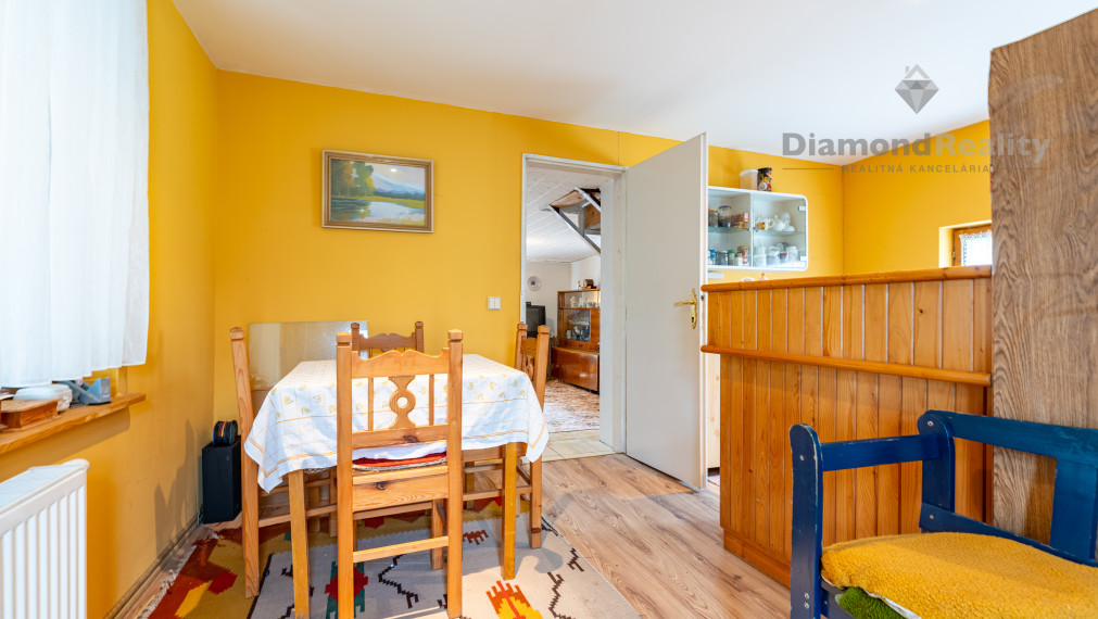 NA PREDAJ RODINNÝ DOM S 3 BYTOVÝMI JEDNOTKAMI, OBEC TELGÁRT