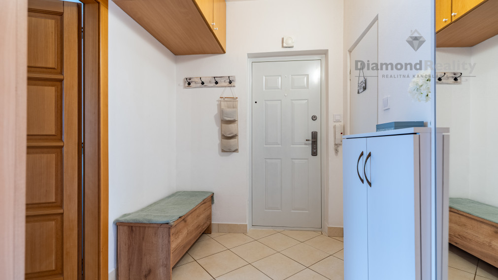 REZERVOVANÝ ZREKONŠTRUOVANÝ 3 IZBOVÝ BYT S LODŽIOU