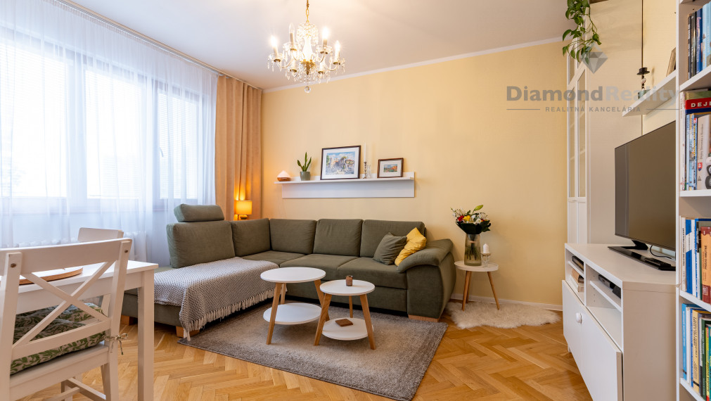 REZERVOVANÝ ZREKONŠTRUOVANÝ 3 IZBOVÝ BYT S LODŽIOU