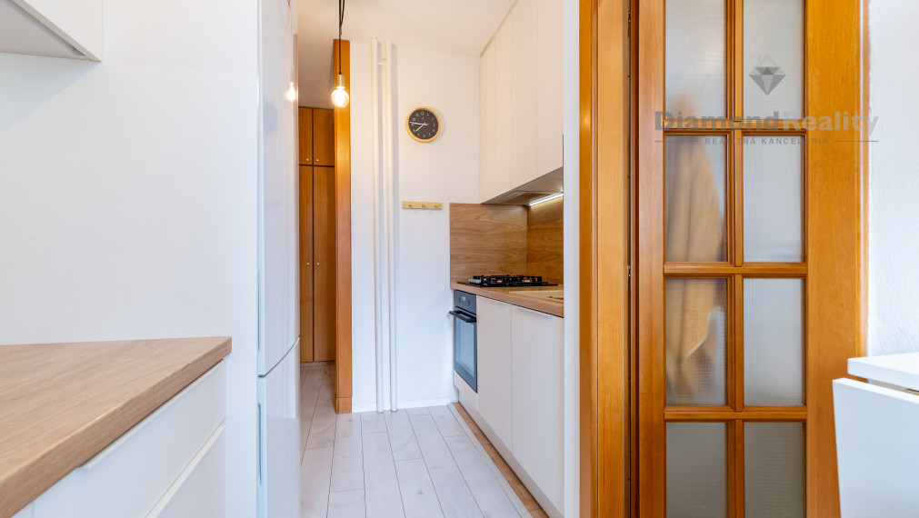 REZERVOVANÝ ZREKONŠTRUOVANÝ 3 IZBOVÝ BYT S LODŽIOU