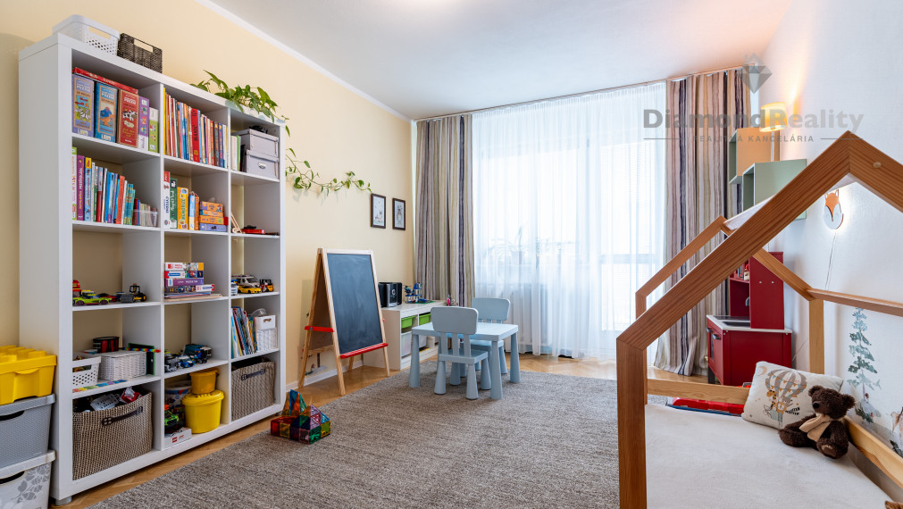 REZERVOVANÝ ZREKONŠTRUOVANÝ 3 IZBOVÝ BYT S LODŽIOU