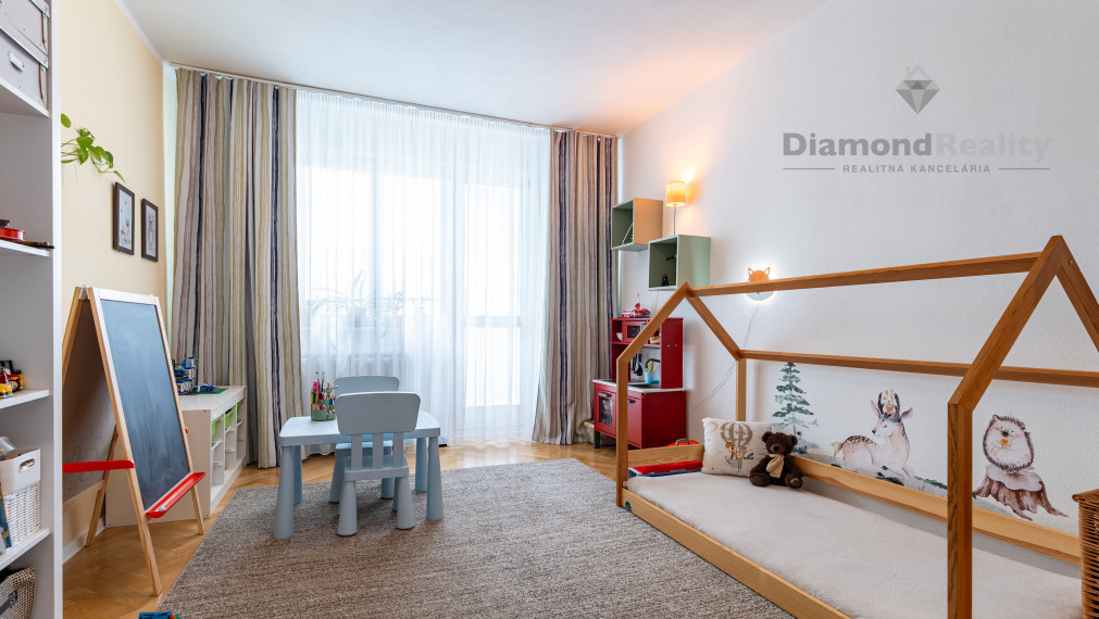 REZERVOVANÝ ZREKONŠTRUOVANÝ 3 IZBOVÝ BYT S LODŽIOU