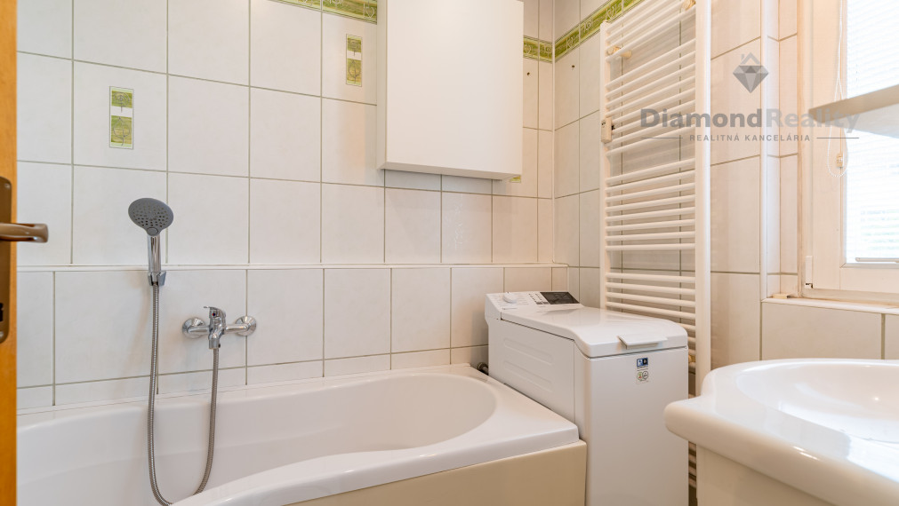 REZERVOVANÝ ZREKONŠTRUOVANÝ 3 IZBOVÝ BYT S LODŽIOU