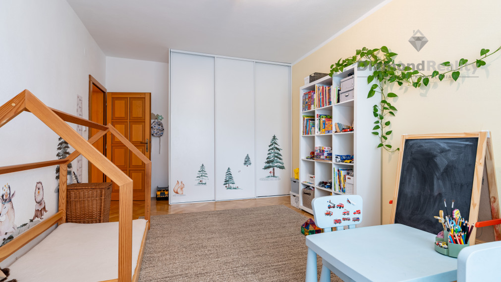 REZERVOVANÝ ZREKONŠTRUOVANÝ 3 IZBOVÝ BYT S LODŽIOU