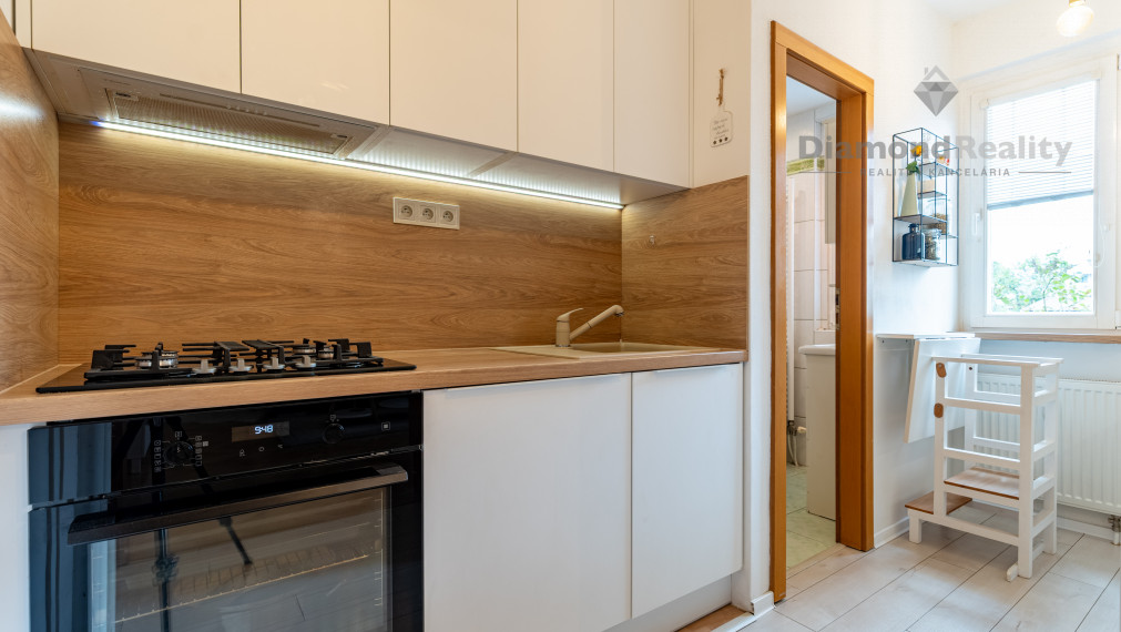 REZERVOVANÝ ZREKONŠTRUOVANÝ 3 IZBOVÝ BYT S LODŽIOU