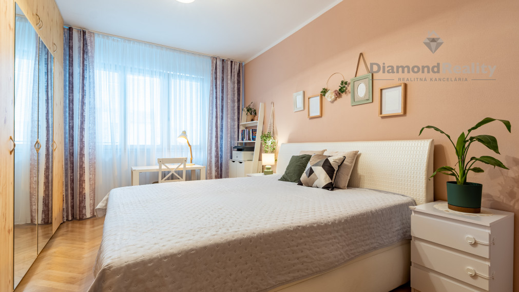 REZERVOVANÝ ZREKONŠTRUOVANÝ 3 IZBOVÝ BYT S LODŽIOU