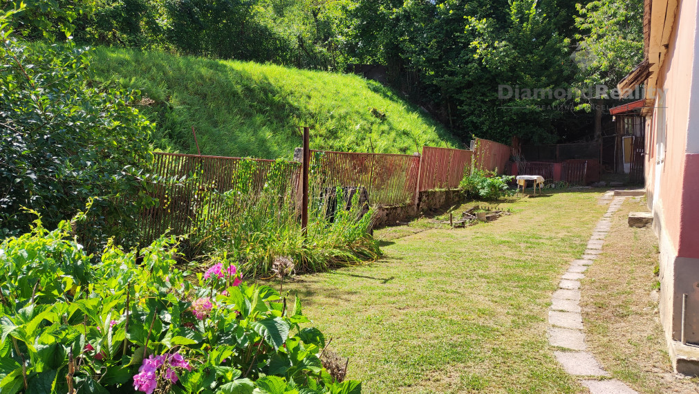 Predané - Na predaj rodinný dom v Medzeve – tichá slepá ulica pri lese, maximálne súkromie