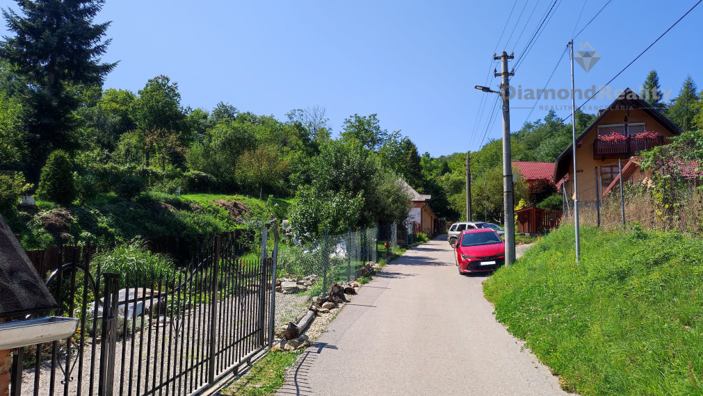 Predané - Na predaj rodinný dom v Medzeve – tichá slepá ulica pri lese, maximálne súkromie