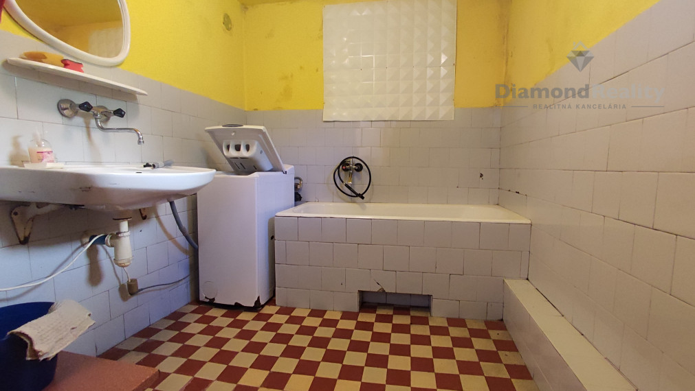 Predané - Na predaj rodinný dom v Medzeve – tichá slepá ulica pri lese, maximálne súkromie