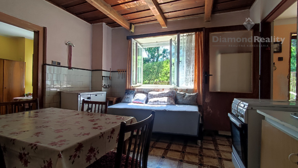 Predané - Na predaj rodinný dom v Medzeve – tichá slepá ulica pri lese, maximálne súkromie