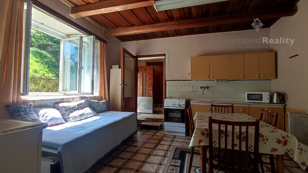 Predané - Na predaj rodinný dom v Medzeve – tichá slepá ulica pri lese, maximálne súkromie