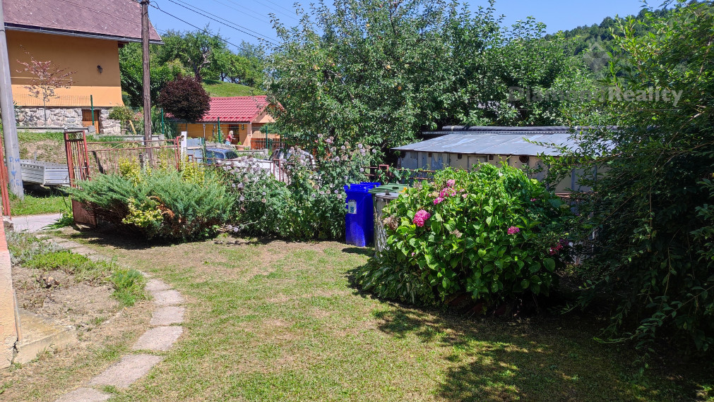 Predané - Na predaj rodinný dom v Medzeve – tichá slepá ulica pri lese, maximálne súkromie