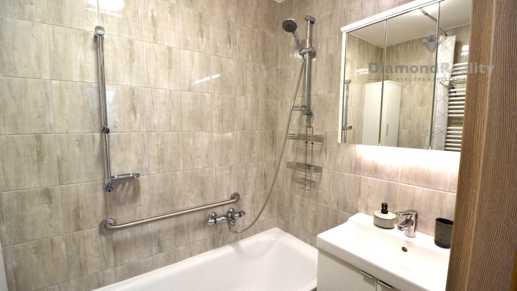 PREDANÝ !!! 4-izbový byt Košice III, rekonštrukcia, klimatizácia, loggia, krásny výhľad