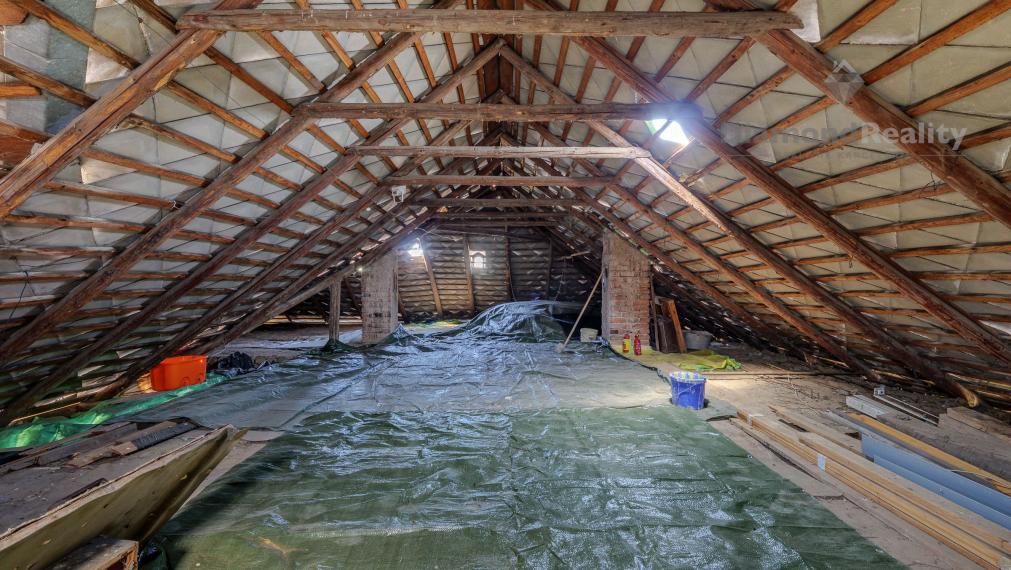 NA PREDAJ ÚTULNÝ RODINNÝ DOM S PRIESTRANNÝM POZEMKOM