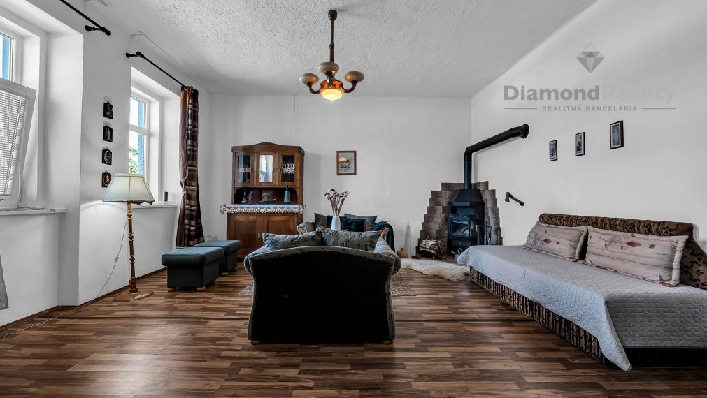 NA PREDAJ ÚTULNÝ RODINNÝ DOM S PRIESTRANNÝM POZEMKOM