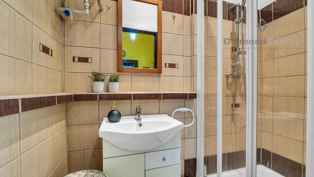 NA PREDAJ ÚTULNÝ RODINNÝ DOM S PRIESTRANNÝM POZEMKOM