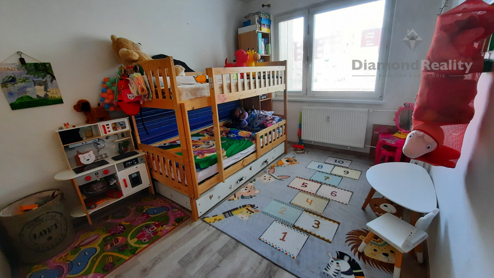 Na predaj 3-izbový byt s loggiou, Bruselská ul., Ťahanovce