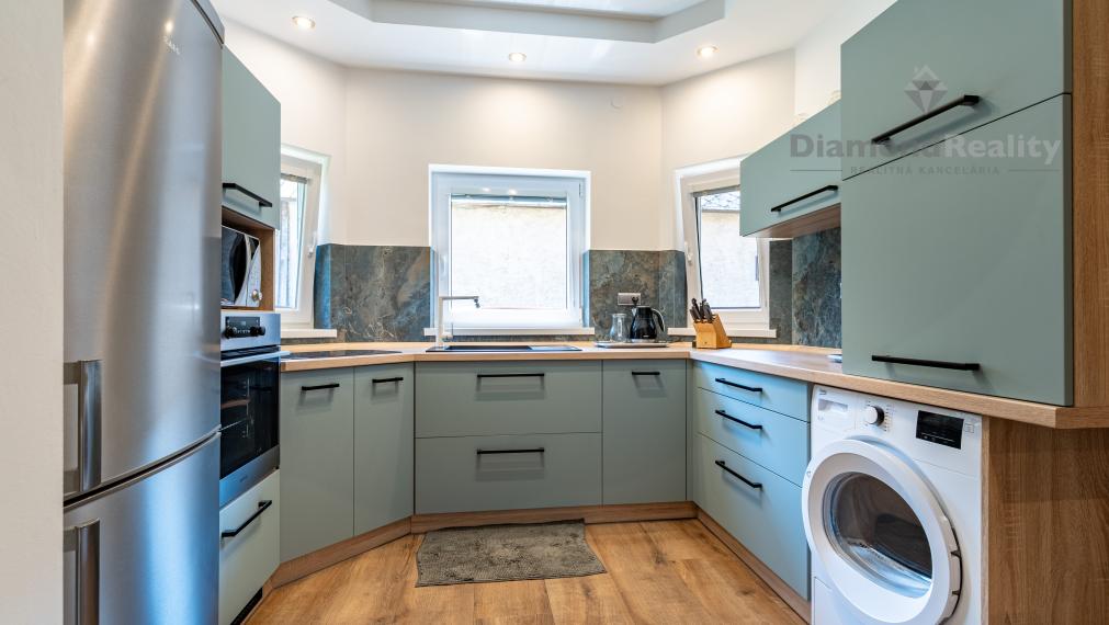 NA PREDAJ ZREKONŠTRUOVANÝ RODINNÝ DOM V NÁDHERNOM PROSTREDÍ | POZEMOK 1916m2 | VYŠNÝ MEDZEV