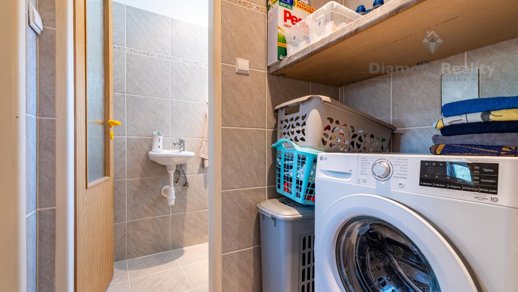 NA PREDAJ ZREKONŠTRUOVANÝ RODINNÝ DOM V NÁDHERNOM PROSTREDÍ | POZEMOK 1916m2 | VYŠNÝ MEDZEV