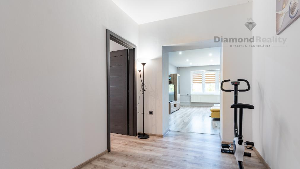 NA PREDAJ ZREKONŠTRUOVANÝ RODINNÝ DOM V NÁDHERNOM PROSTREDÍ | POZEMOK 1916m2 | VYŠNÝ MEDZEV