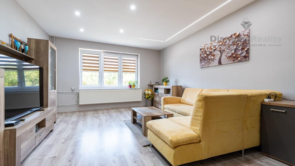 NA PREDAJ ZREKONŠTRUOVANÝ RODINNÝ DOM V NÁDHERNOM PROSTREDÍ | POZEMOK 1916m2 | VYŠNÝ MEDZEV