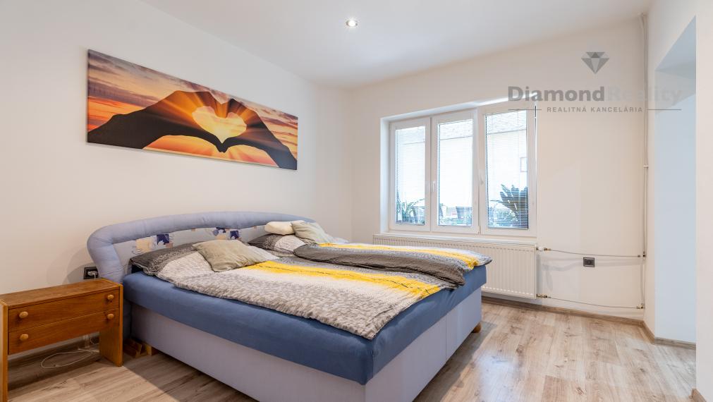 NA PREDAJ ZREKONŠTRUOVANÝ RODINNÝ DOM V NÁDHERNOM PROSTREDÍ | POZEMOK 1916m2 | VYŠNÝ MEDZEV