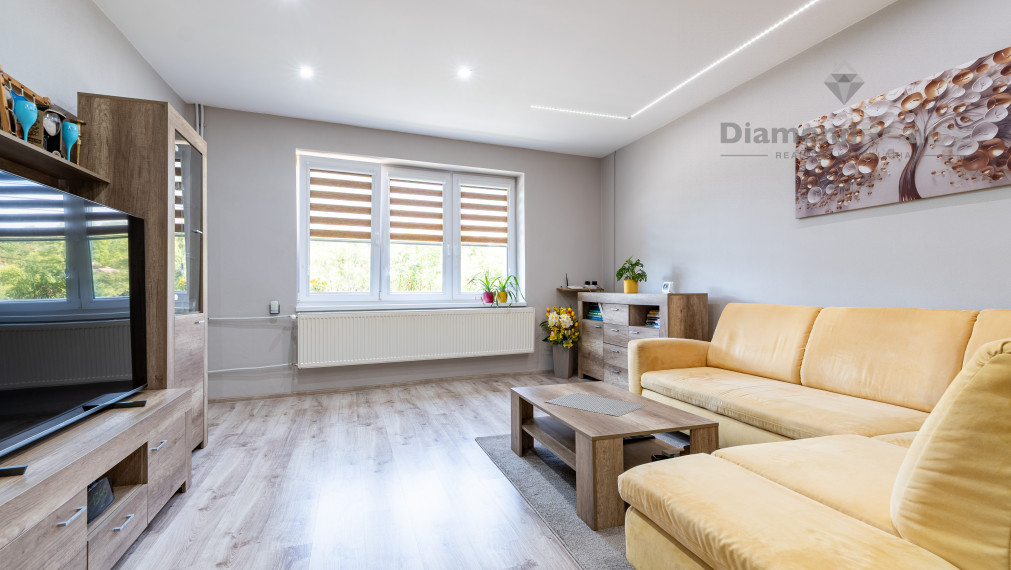 NA PREDAJ ZREKONŠTRUOVANÝ RODINNÝ DOM V NÁDHERNOM PROSTREDÍ | POZEMOK 1916m2 | VYŠNÝ MEDZEV