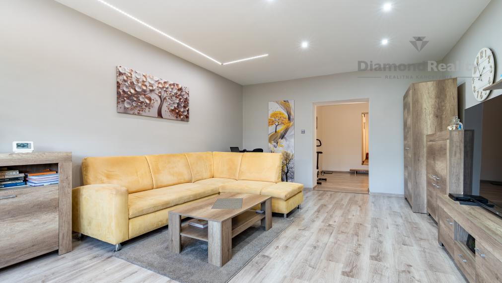 NA PREDAJ ZREKONŠTRUOVANÝ RODINNÝ DOM V NÁDHERNOM PROSTREDÍ | POZEMOK 1916m2 | VYŠNÝ MEDZEV