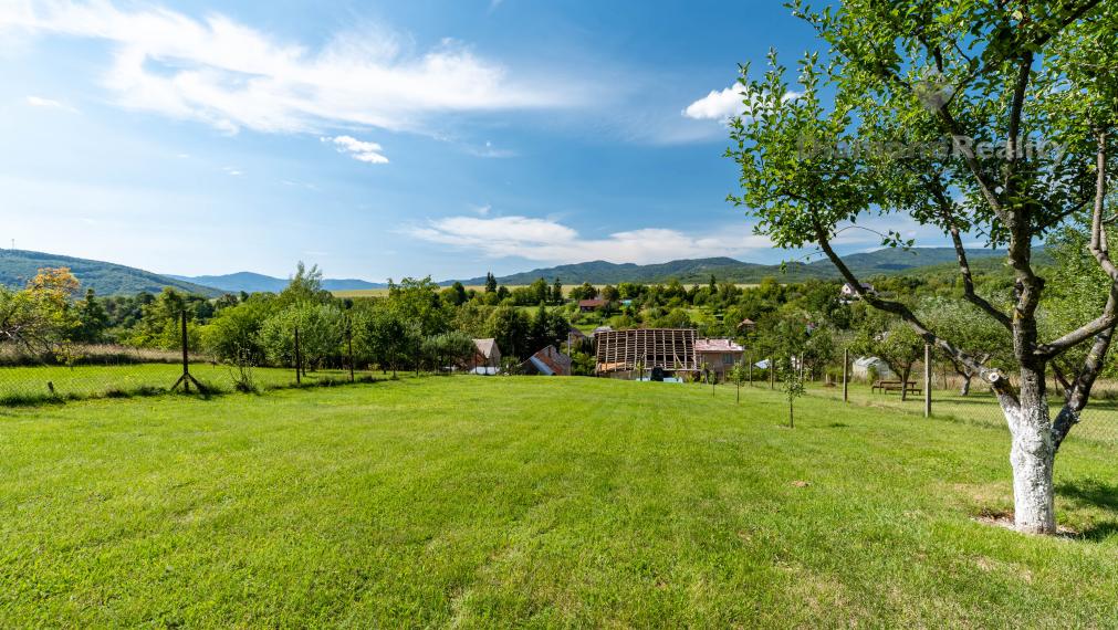 NA PREDAJ ZREKONŠTRUOVANÝ RODINNÝ DOM V NÁDHERNOM PROSTREDÍ | POZEMOK 1916m2 | VYŠNÝ MEDZEV