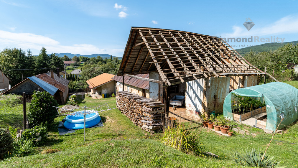NA PREDAJ ZREKONŠTRUOVANÝ RODINNÝ DOM V NÁDHERNOM PROSTREDÍ | POZEMOK 1916m2 | VYŠNÝ MEDZEV