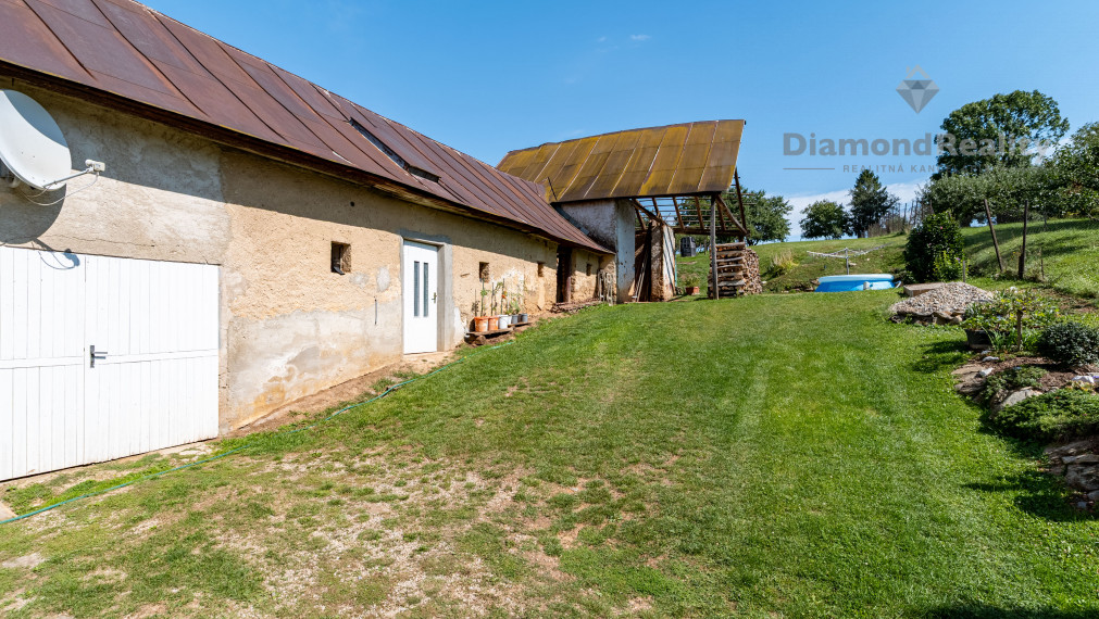 NA PREDAJ ZREKONŠTRUOVANÝ RODINNÝ DOM V NÁDHERNOM PROSTREDÍ | POZEMOK 1916m2 | VYŠNÝ MEDZEV
