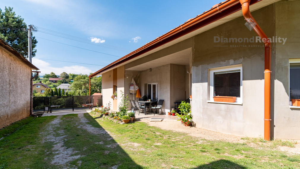 NA PREDAJ ZREKONŠTRUOVANÝ RODINNÝ DOM V NÁDHERNOM PROSTREDÍ | POZEMOK 1916m2 | VYŠNÝ MEDZEV