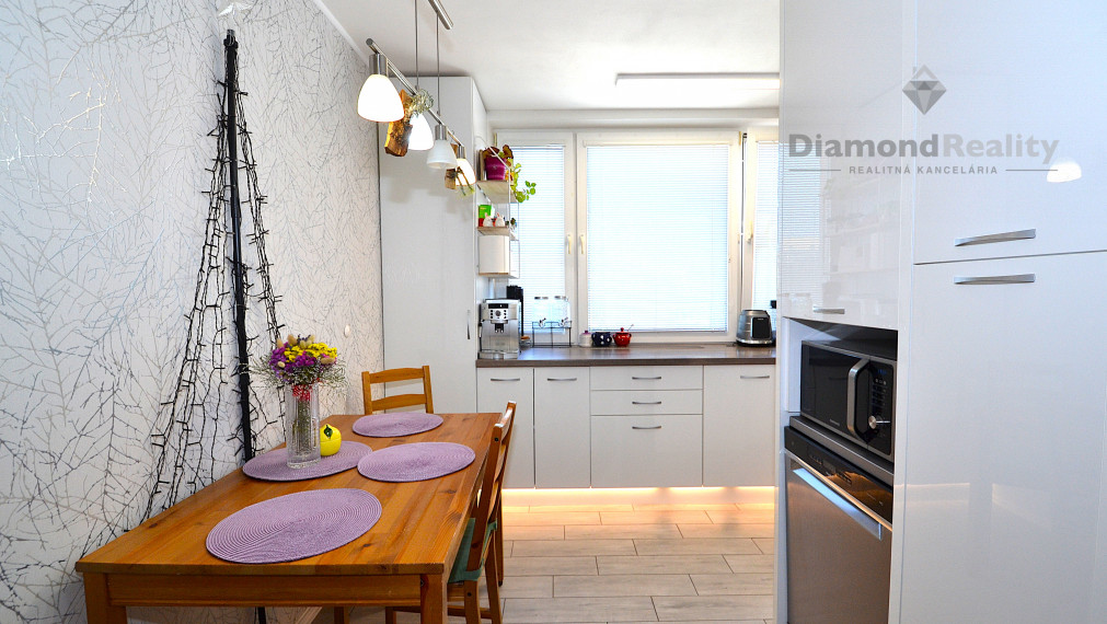 PREDANÝ !!!  4-izb.byt Košice,