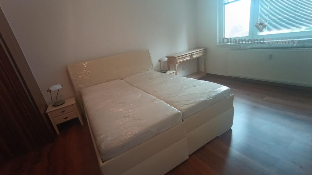Prenajaté!Na prenájom veľký 2 izbový byt Nitra - spodok Klokočiny, skvelá lokalita