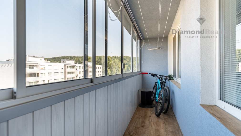 NA PREDAJ PRAŽSKÝ 3 IZBOVÝ BYT S VEĽKOU LODŽIOU