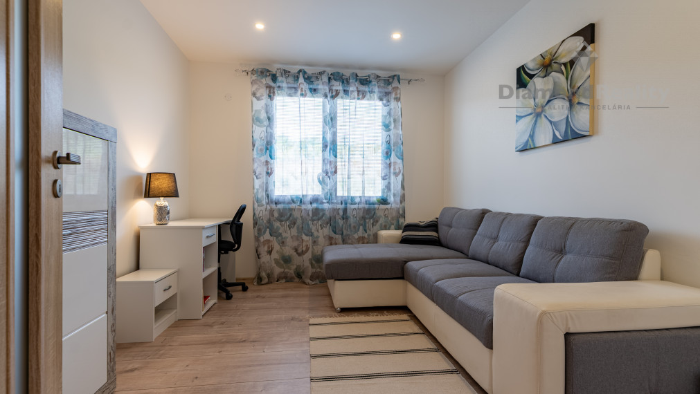 NA PREDAJ NOVOSTAVBA RODINNÉHO DOMU V OBCI GYŇOV