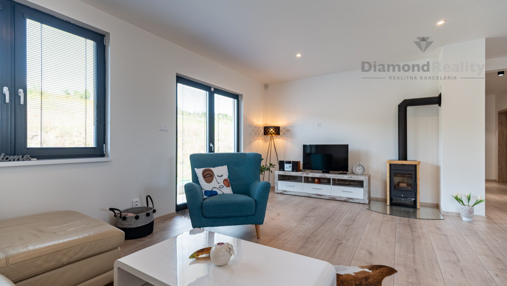 NA PREDAJ NOVOSTAVBA RODINNÉHO DOMU V OBCI GYŇOV