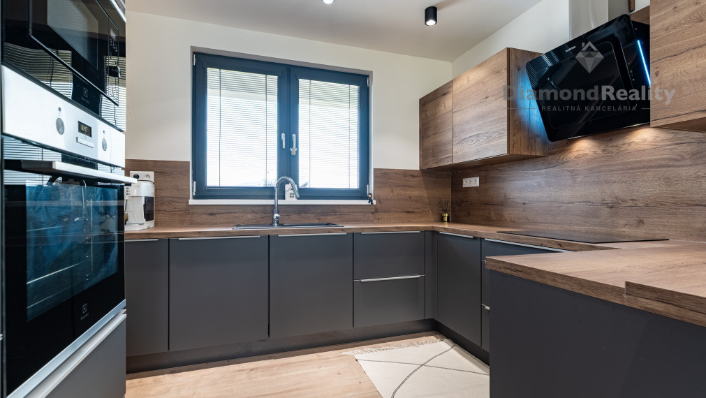 NA PREDAJ NOVOSTAVBA RODINNÉHO DOMU V OBCI GYŇOV