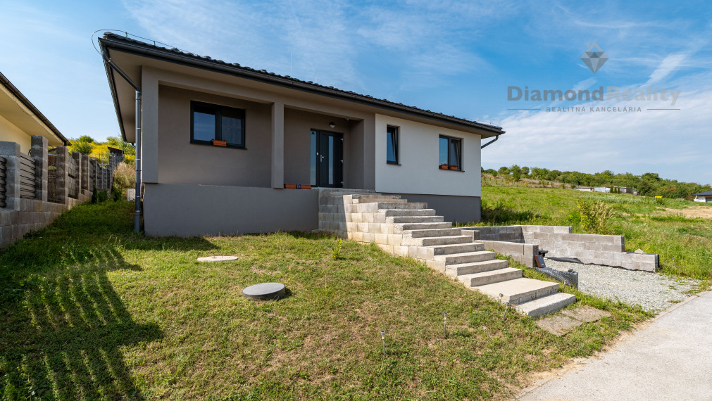 NA PREDAJ NOVOSTAVBA RODINNÉHO DOMU V OBCI GYŇOV