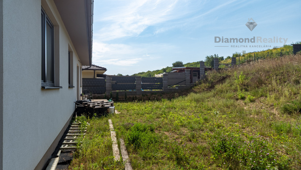 NA PREDAJ NOVOSTAVBA RODINNÉHO DOMU V OBCI GYŇOV