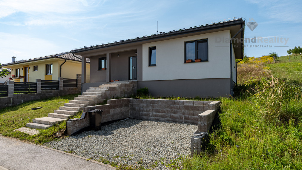 NA PREDAJ NOVOSTAVBA RODINNÉHO DOMU V OBCI GYŇOV