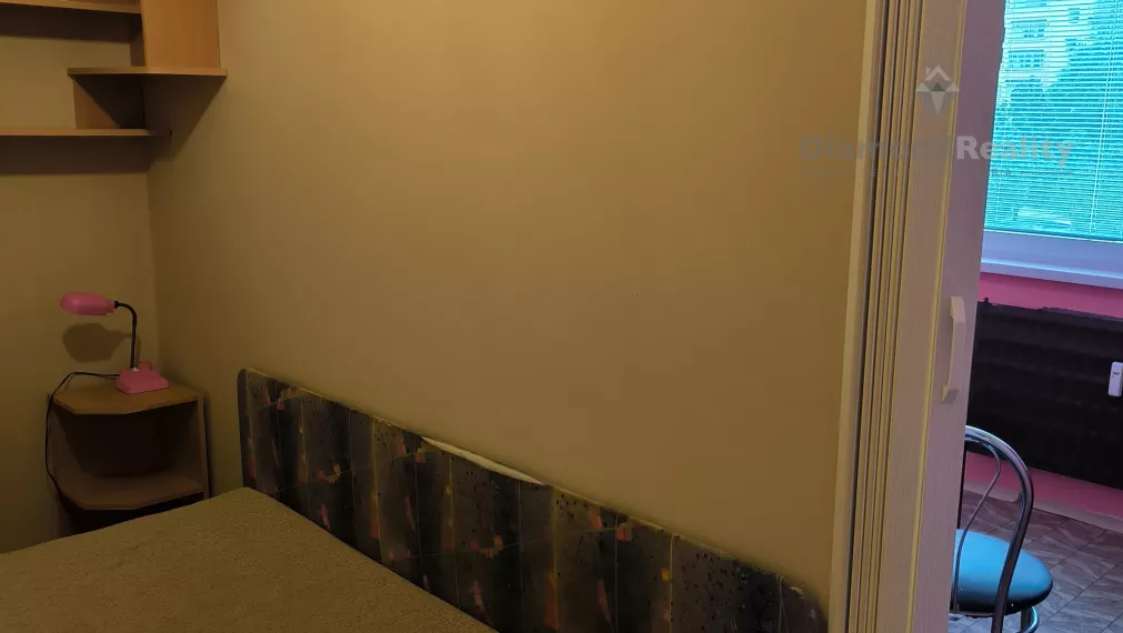 Na prenájom 1 izbový zariadený byt, časť Sotina, Senica.