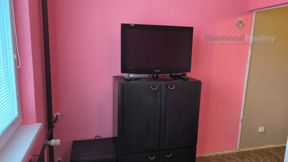 Na prenájom 1 izbový zariadený byt, časť Sotina, Senica.