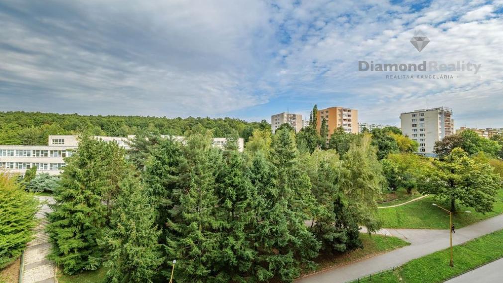 Ponúkam na predaj 3 izbový byt na Sídlisku Dargovských hrdinov