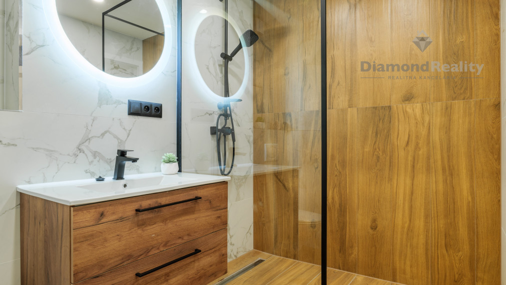 NA PREDAJ 3 IZBOVÝ BYT S LOGGIOU PO NOVEJ REKONŠTRUKCII | ŠKULTÉTYHO UL. | KOŠICE - STARÉ MESTO