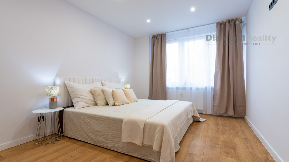 NA PREDAJ 3 IZBOVÝ BYT S LOGGIOU PO NOVEJ REKONŠTRUKCII | ŠKULTÉTYHO UL. | KOŠICE - STARÉ MESTO