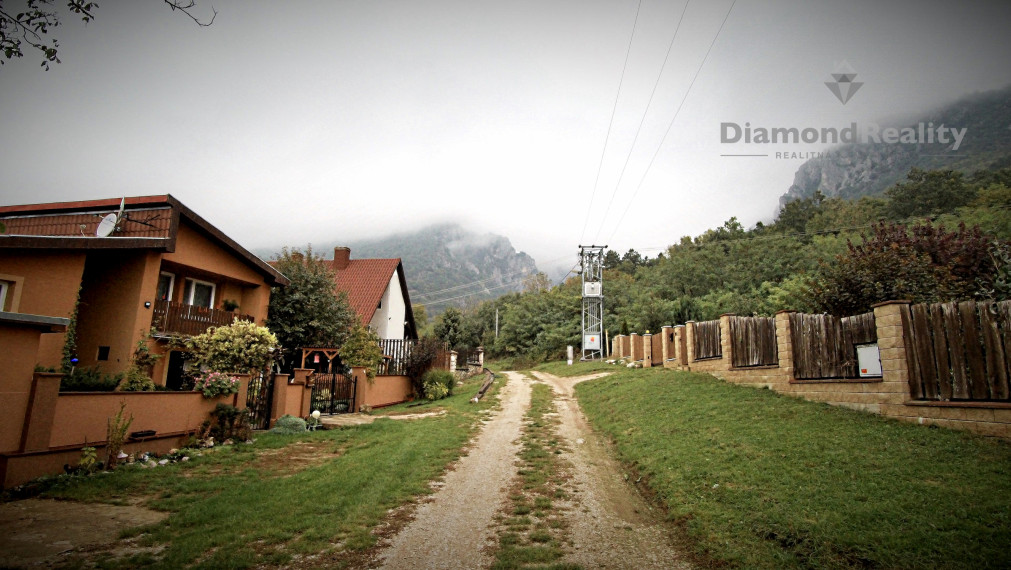 Stavebný pozemok v obci Zádiel, v blízkosti ústia kaňonu