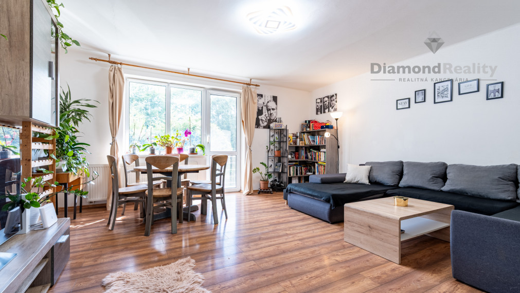 NA PREDAJ 3 IZBOVÝ BYT S TERASOU, PARKOVANÍM A ZÁHRADOU