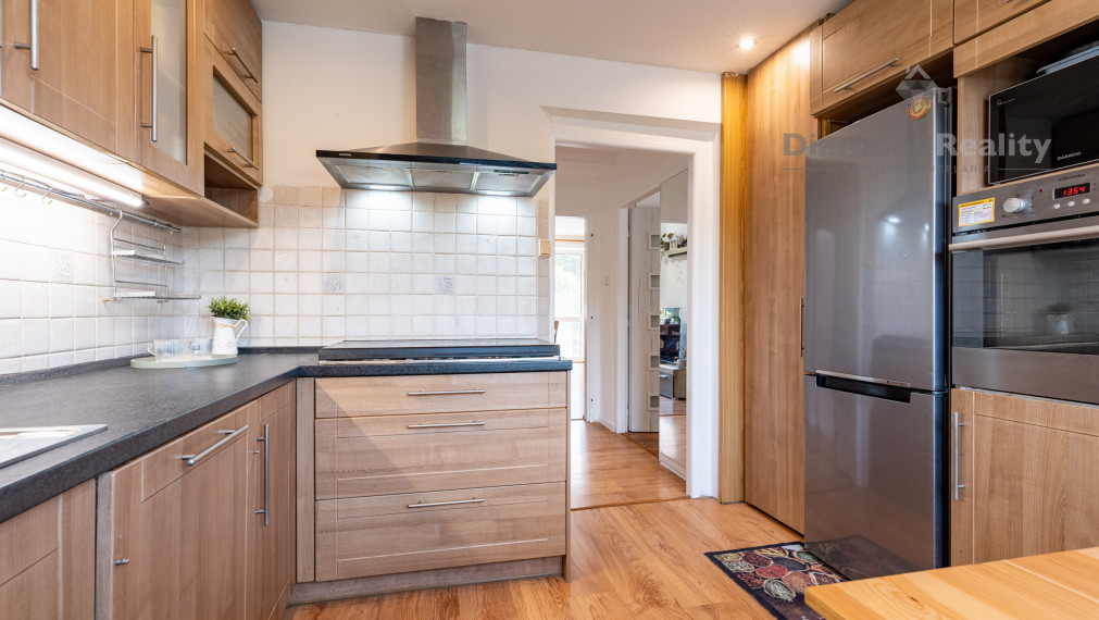 NA PREDAJ 3 IZBOVÝ BYT S TERASOU, PARKOVANÍM A ZÁHRADOU