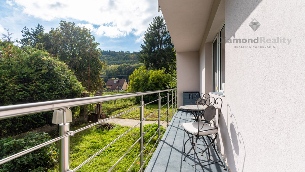 NA PREDAJ 3 IZBOVÝ BYT S TERASOU, PARKOVANÍM A ZÁHRADOU